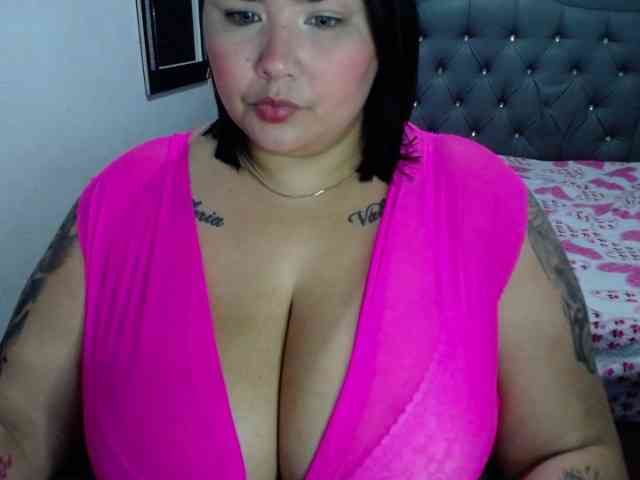 GabiBigBoobs webcam