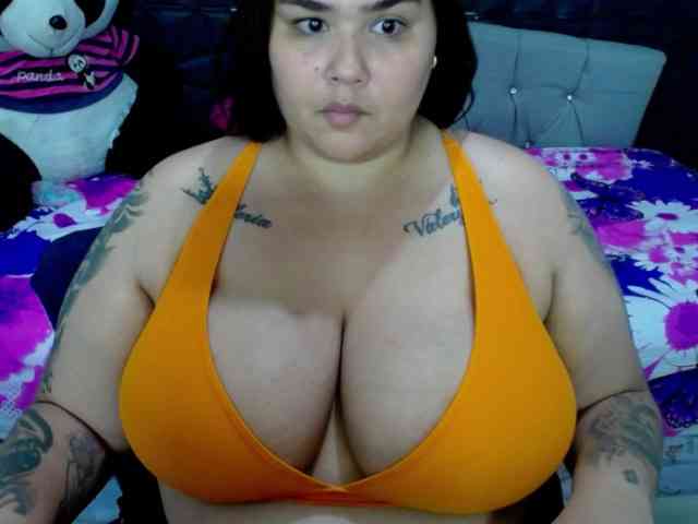 GabiBigBoobs webcam