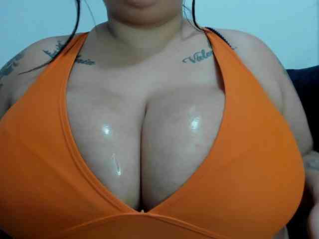 GabiBigBoobs webcam