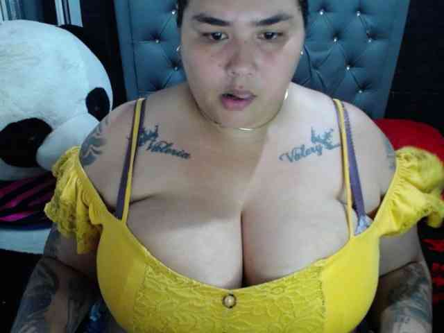 GabiBigBoobs webcam