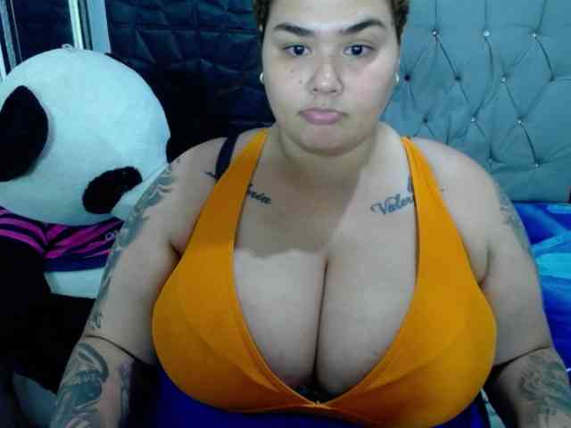 GabiBigBoobs webcam