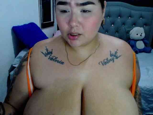 GabiBigBoobs webcam
