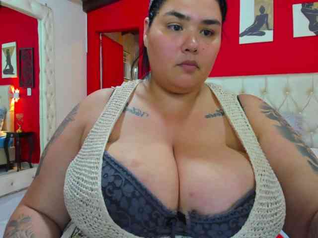 GabiBigBoobs webcam