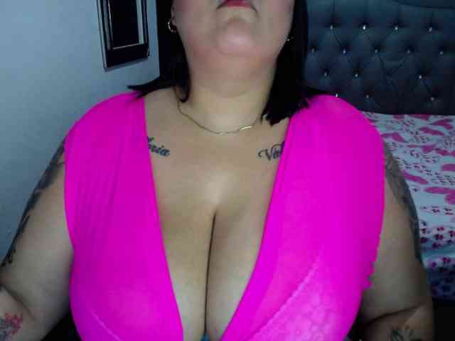 GabiBigBoobs webcam