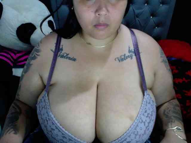 GabiBigBoobs webcam