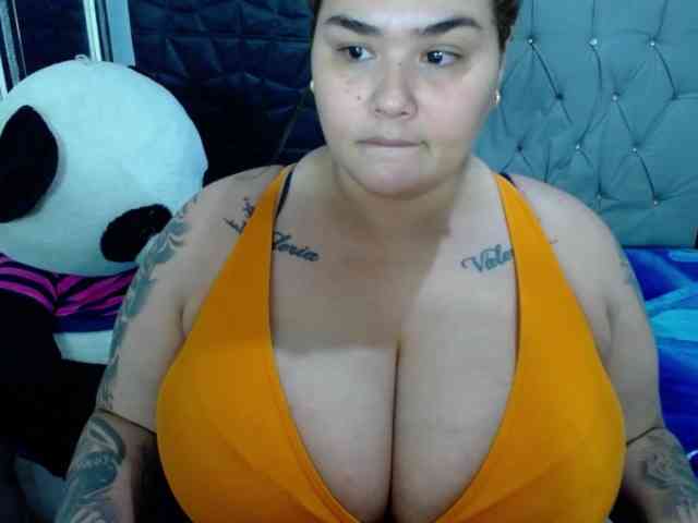 GabiBigBoobs webcam