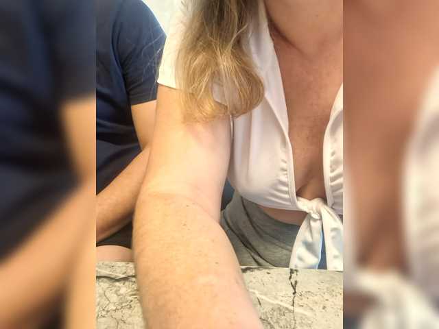 MOLLY-7's BongaCams show and profile