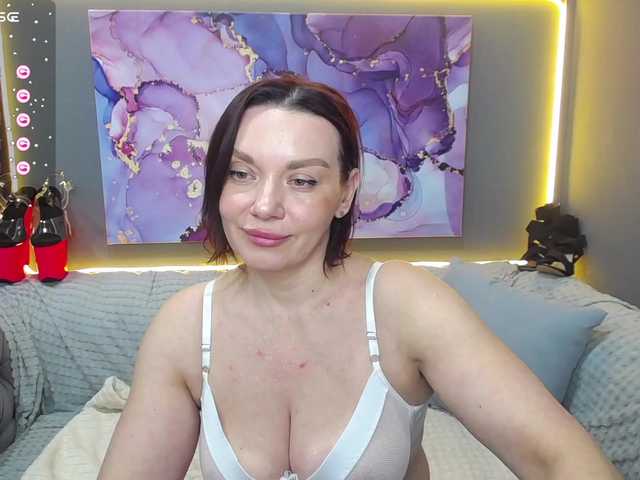 EveLibston's BongaCams show and profile