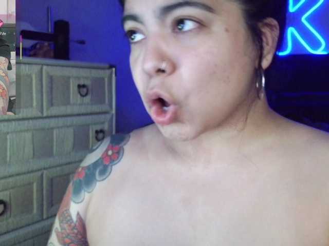 Kimmiakiss22's BongaCams show and profile