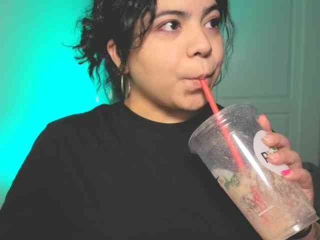 Kimmiakiss22 webcam