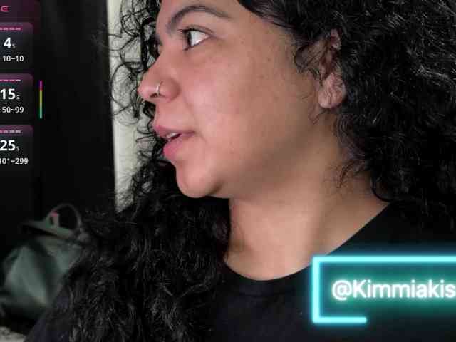 Kimmiakiss22 webcam