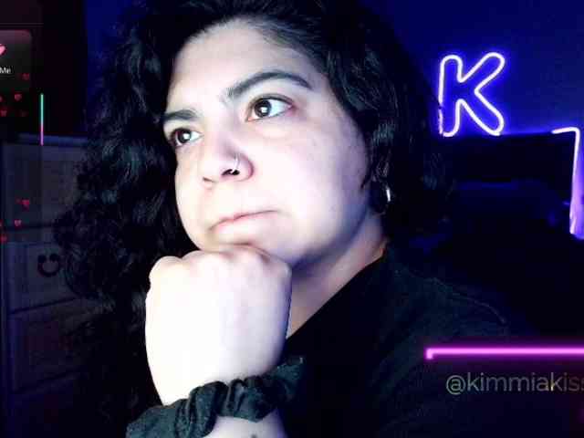 Kimmiakiss22 webcam