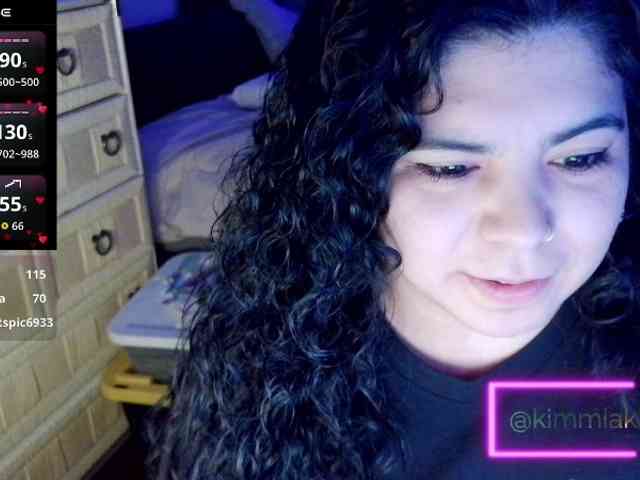 Kimmiakiss22 webcam