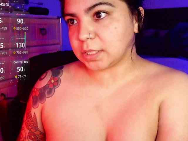 Kimmiakiss22 webcam