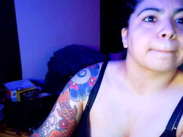 Kimmiakiss22 webcam