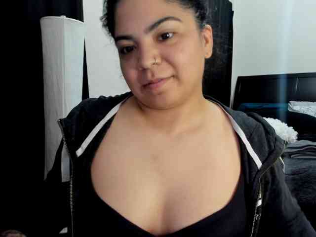 Kimmiakiss22 webcam