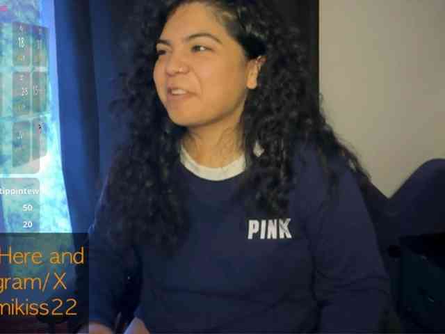 Kimmiakiss22 webcam