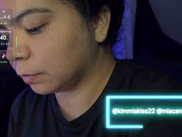 Kimmiakiss22's webcam live show