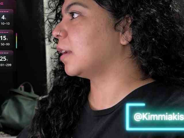 Kimmiakiss22 webcam