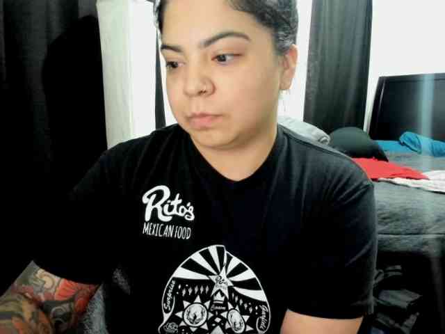 Kimmiakiss22 webcam