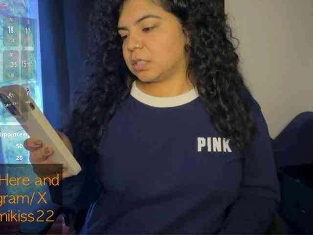 Kimmiakiss22 webcam