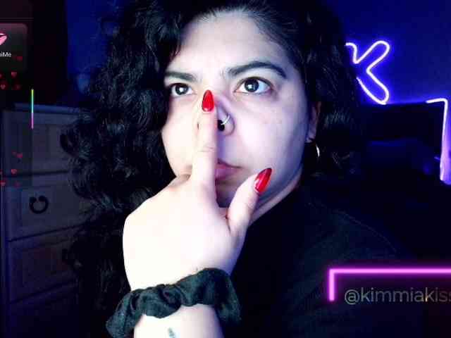 Kimmiakiss22 webcam