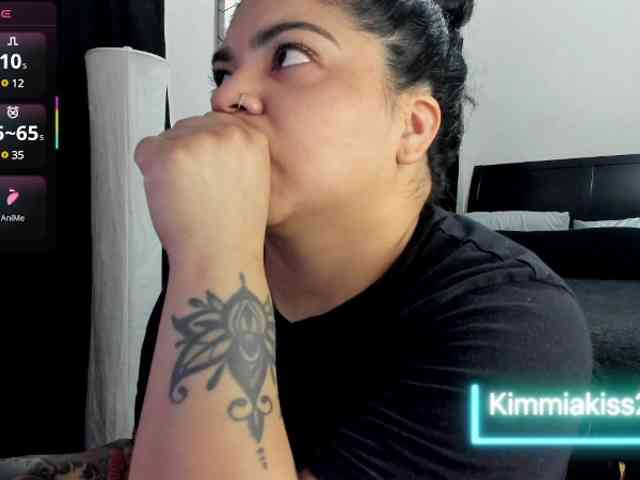 Kimmiakiss22 webcam