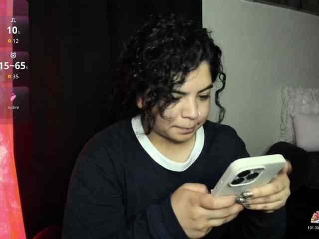 Kimmiakiss22 webcam