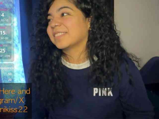 Kimmiakiss22 webcam