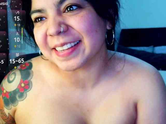 Kimmiakiss22 webcam