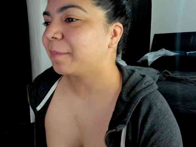 Kimmiakiss22 webcam