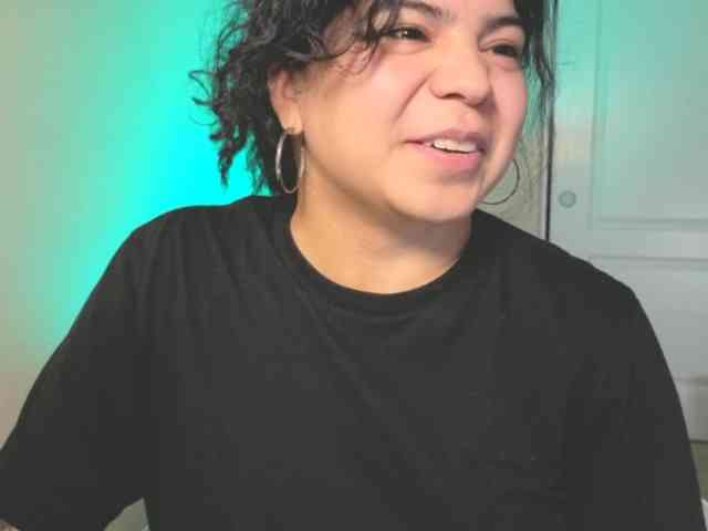 Kimmiakiss22 webcam