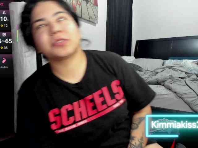 Kimmiakiss22 webcam