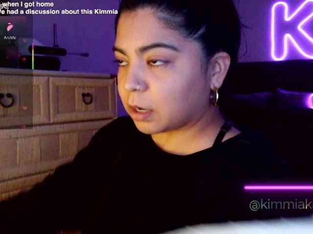 Kimmiakiss22 webcam