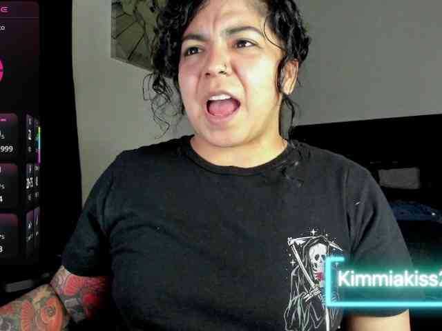 Kimmiakiss22 webcam