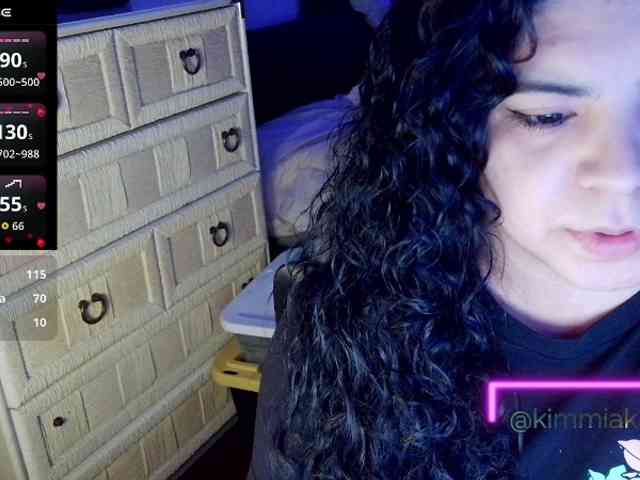 Kimmiakiss22 webcam