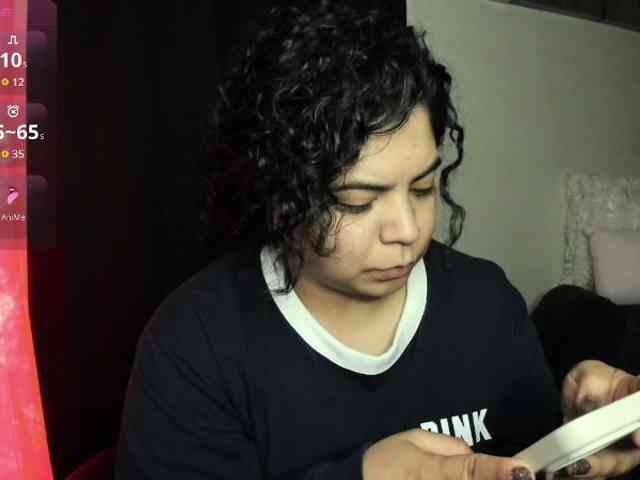 Kimmiakiss22 webcam