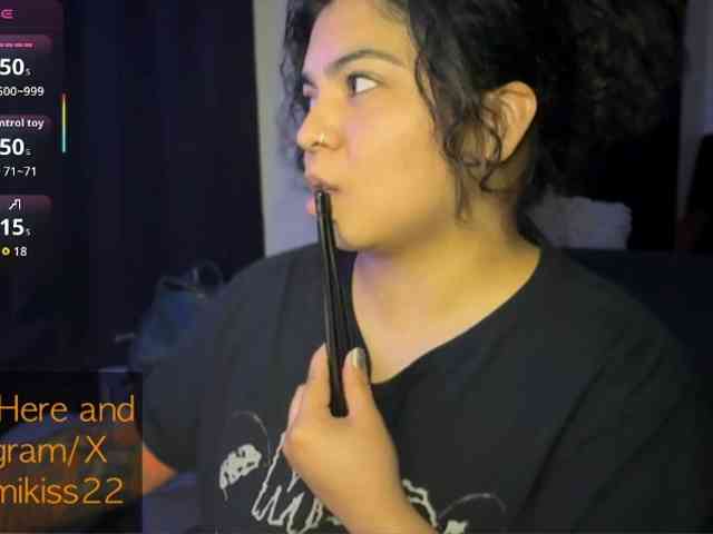 Kimmiakiss22 webcam