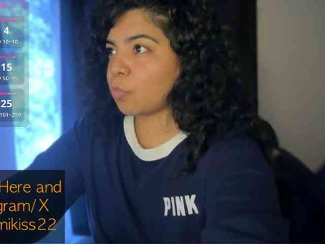 Kimmiakiss22 webcam