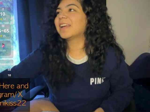 Kimmiakiss22 webcam