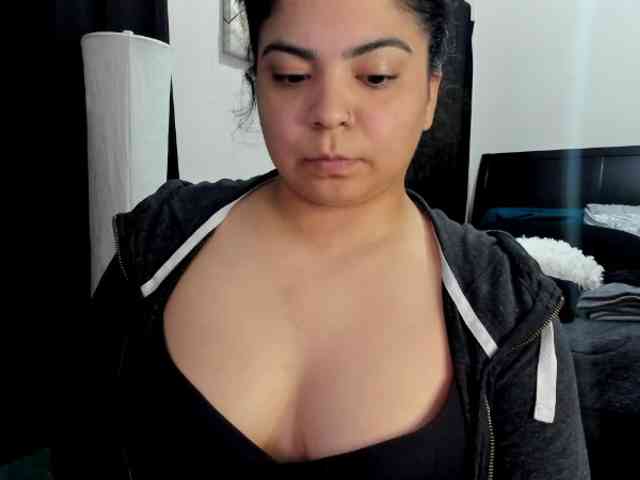 Kimmiakiss22 webcam