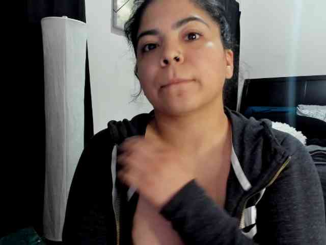 Kimmiakiss22 webcam