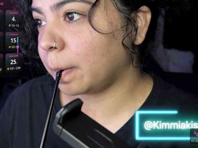 Kimmiakiss22 webcam