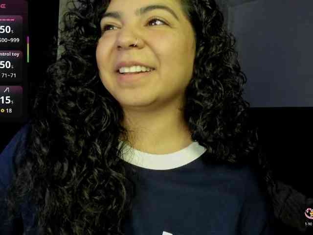 Kimmiakiss22 webcam