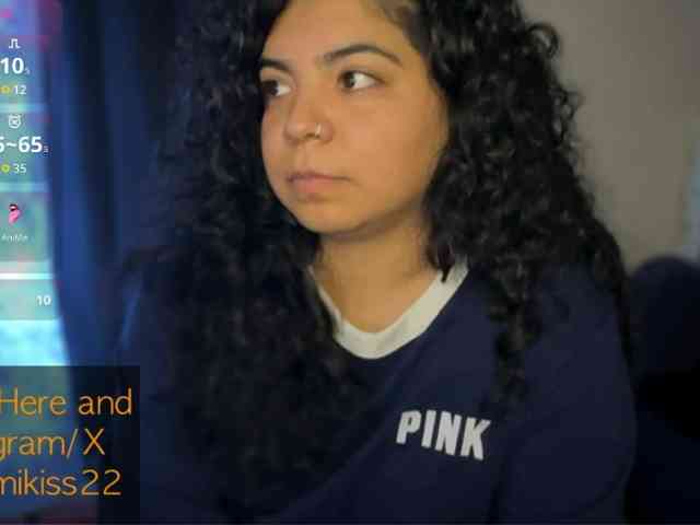 Kimmiakiss22 webcam