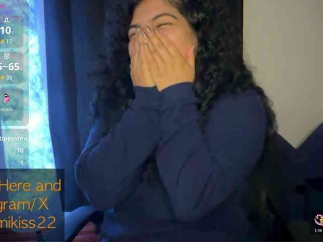 Kimmiakiss22 webcam