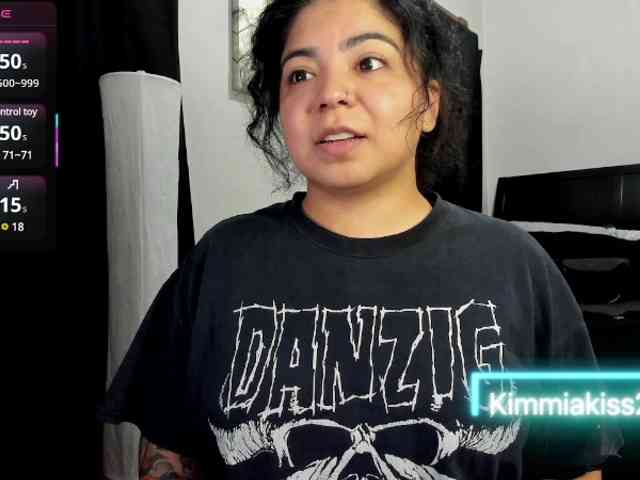 Kimmiakiss22 webcam