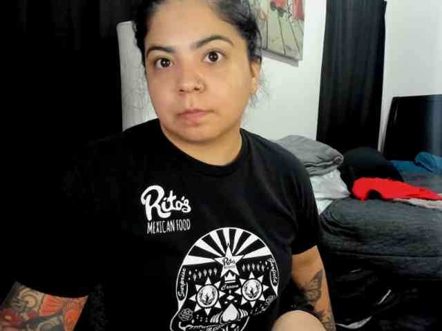 Kimmiakiss22 webcam