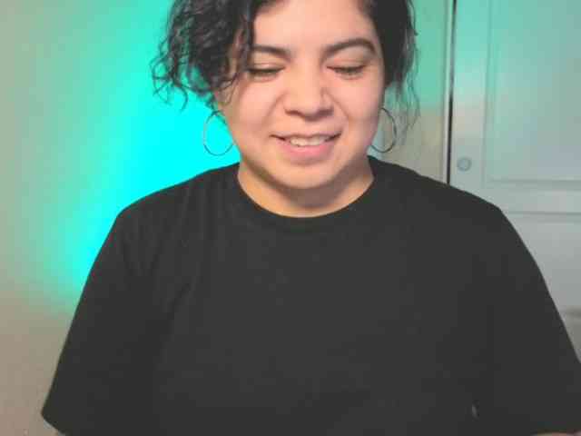 Kimmiakiss22 webcam