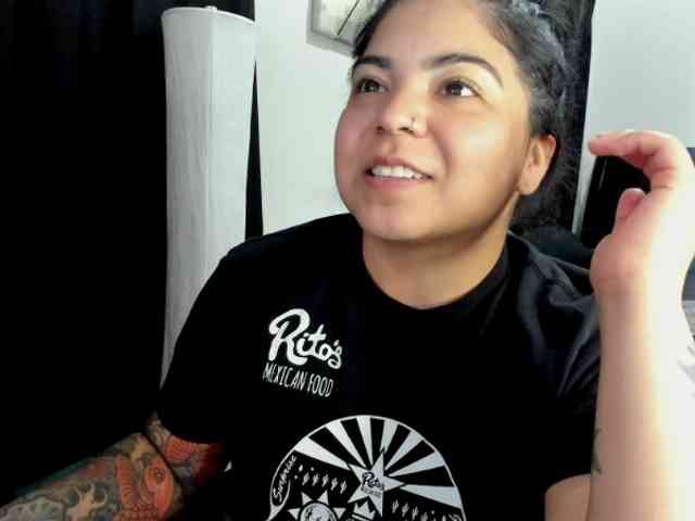 Kimmiakiss22 webcam